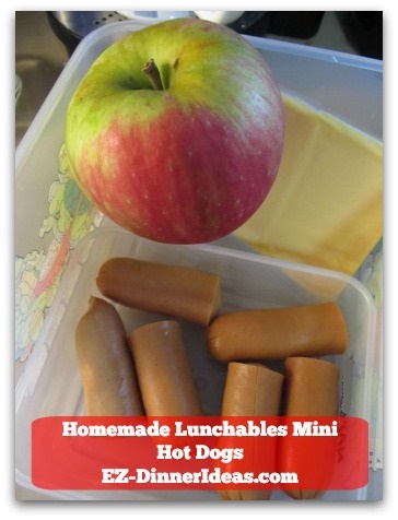Homemade Lunchables Mini Hot Dogs - Pair it with apples and cheese Homemade Lunchables Mini Hot Dogs - Pair it with apples and cheese