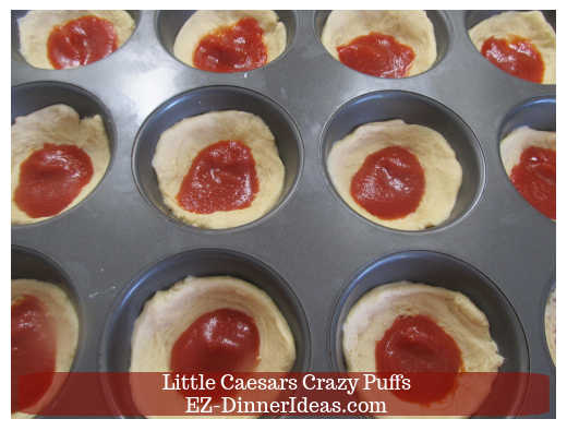 Tomato sauce into dough