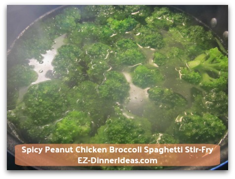 Spicy Peanut Chicken Broccoli Spaghetti Stir-Fry - Submerge vegetables into the hot water and take out with a slotted spoon immediately Spicy Peanut Chicken Broccoli Spaghetti Stir-Fry - Submerge vegetables into the hot water and take out with a slotted spoon immediately