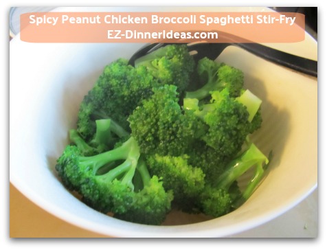 Spicy Peanut Chicken Broccoli Spaghetti Stir-Fry - Transfer vegetables into a big bowl and set aside Spicy Peanut Chicken Broccoli Spaghetti Stir-Fry - Transfer vegetables into a big bowl and set aside