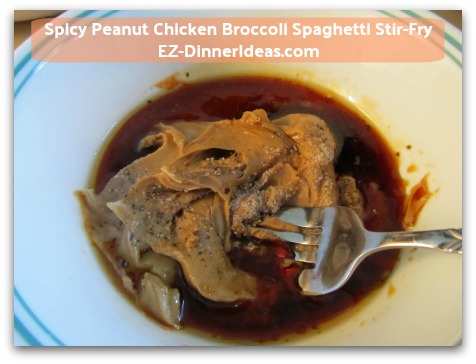 Spicy Peanut Chicken Broccoli Spaghetti Stir-Fry - Prepare the spicy peanut sauce Spicy Peanut Chicken Broccoli Spaghetti Stir-Fry - Prepare the spicy peanut sauce