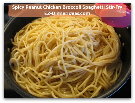 Spicy Peanut Chicken Broccoli Spaghetti Stir-Fry - Add pasta on top of cooked chicken Spicy Peanut Chicken Broccoli Spaghetti Stir-Fry - Add pasta on top of cooked chicken
