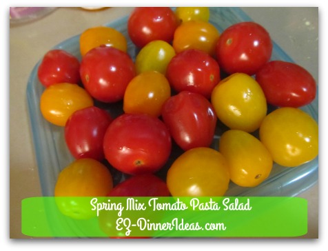 Spring Mix Tomato Pasta Salad - Put grape tomatoes on a container lid with rims